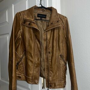 Signatures Studios Faux Leather Jacket
Size Medium
Brown